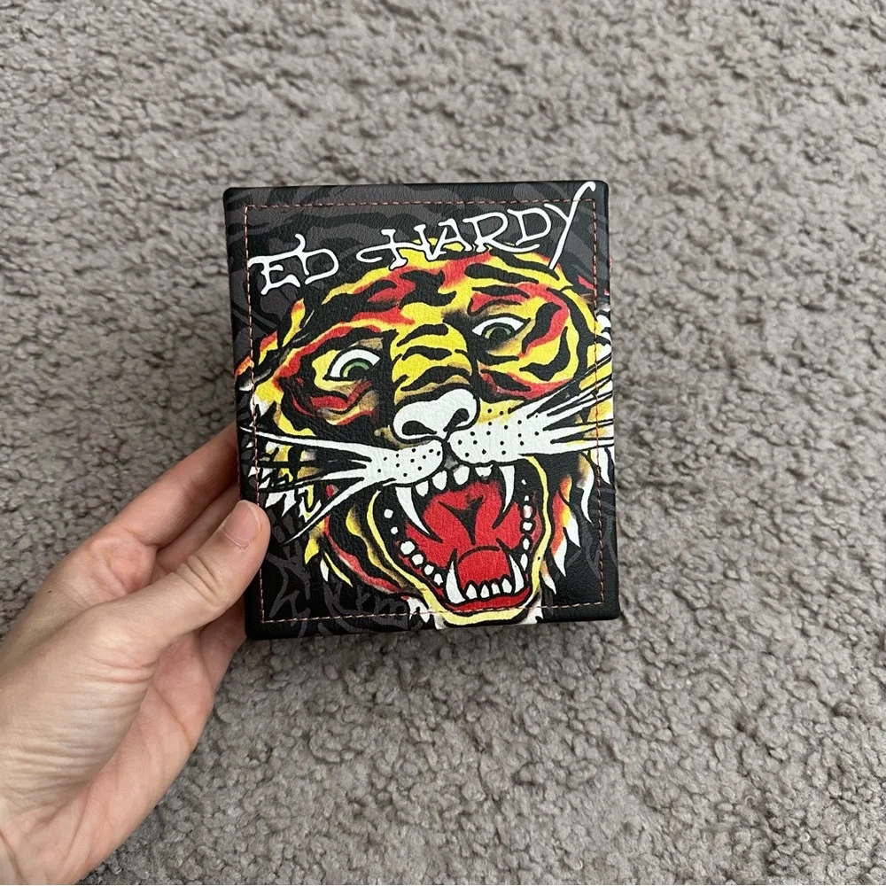 Ed Hardy Black Dragon Graphic Bi-Fold Wallet Mens